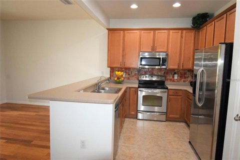 Townhouse in Pinellas Park, Florida 3 bedrooms, 131.92 sq.m. № 1359089 - photo 13