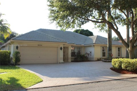 Villa ou maison à vendre à Coconut Creek, Floride: 4 chambres, 216.28 m2 № 1320978 - photo 2