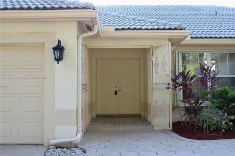 Villa ou maison à vendre à Coconut Creek, Floride: 4 chambres, 216.28 m2 № 1320978 - photo 5