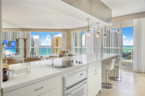 Condominio en venta en Sunny Isles Beach, Florida, 2 dormitorios, 163.51 m2 № 1320979 - foto 7