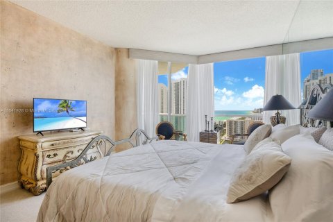 Condominio en venta en Sunny Isles Beach, Florida, 2 dormitorios, 163.51 m2 № 1320979 - foto 10