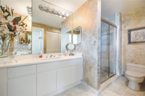 Condo in Sunny Isles Beach, Florida, 2 bedrooms  № 1320979 - photo 14