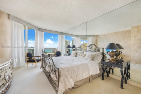 Condo in Sunny Isles Beach, Florida, 2 bedrooms  № 1320979 - photo 9