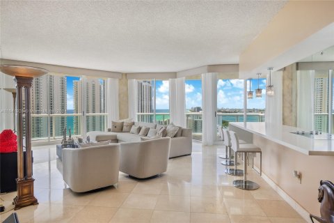 Condominio en venta en Sunny Isles Beach, Florida, 2 dormitorios, 163.51 m2 № 1320979 - foto 4