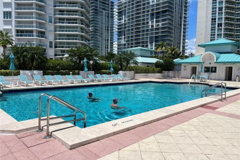 Condominio en venta en Sunny Isles Beach, Florida, 2 dormitorios, 163.51 m2 № 1320979 - foto 26