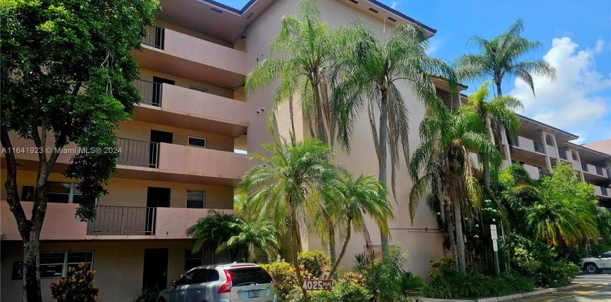 Condo in Sunrise, Florida, 2 bedrooms  № 1320977