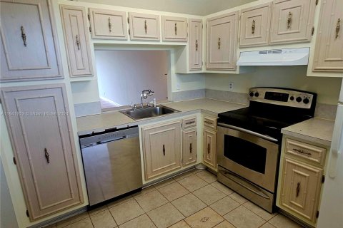 Condo in Sunrise, Florida, 2 bedrooms  № 1320977 - photo 10