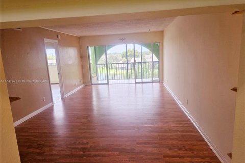 Condo in Sunrise, Florida, 2 bedrooms  № 1320977 - photo 6