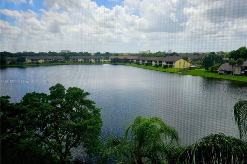 Condominio en venta en Sunrise, Florida, 2 dormitorios, 99.78 m2 № 1320977 - foto 2