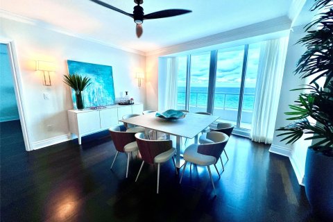 Condo in Fort Lauderdale, Florida, 2 bedrooms  № 913278 - photo 7