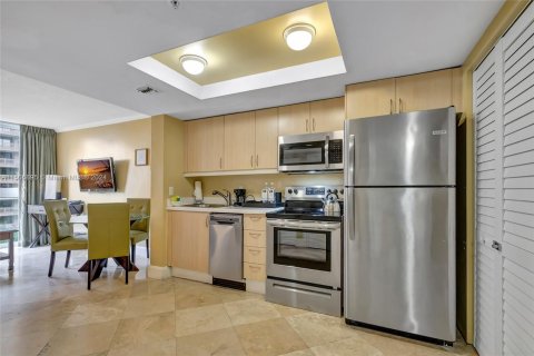 Condominio en venta en Miami, Florida, 1 dormitorio, 52.03 m2 № 927093 - foto 2