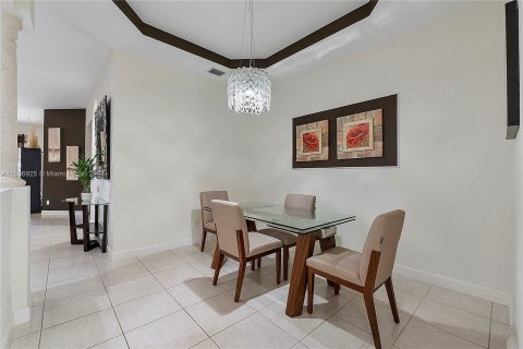 Townhouse in Hollywood, Florida 3 bedrooms, 214.05 sq.m. № 927094 - photo 10