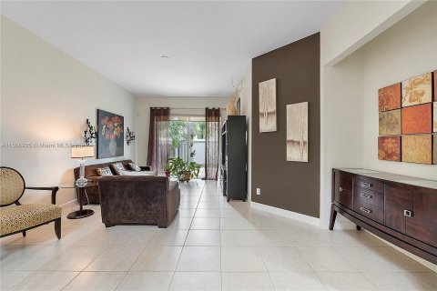 Townhouse in Hollywood, Florida 3 bedrooms, 214.05 sq.m. № 927094 - photo 22