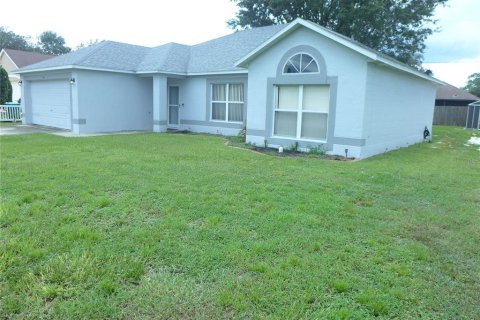 House in Deltona, Florida 3 bedrooms, 163.51 sq.m. № 1338142 - photo 2