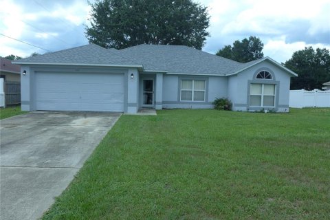 House in Deltona, Florida 3 bedrooms, 163.51 sq.m. № 1338142 - photo 1