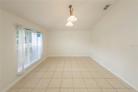 Villa ou maison à vendre à DeLand, Floride: 4 chambres, 217.39 m2 № 1326771 - photo 5