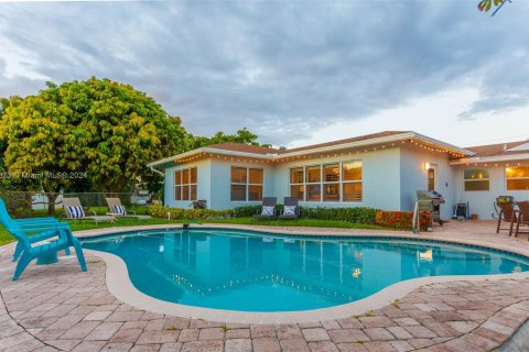 Villa ou maison à vendre à Deerfield Beach, Floride: 4 chambres, 189.33 m2 № 1310518 - photo 1