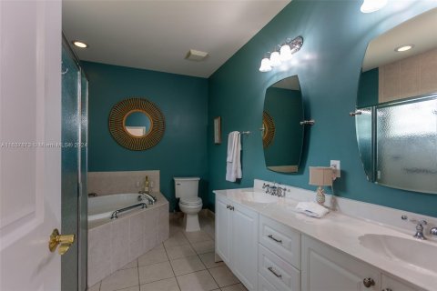 Villa ou maison à vendre à Deerfield Beach, Floride: 4 chambres, 189.33 m2 № 1310518 - photo 25