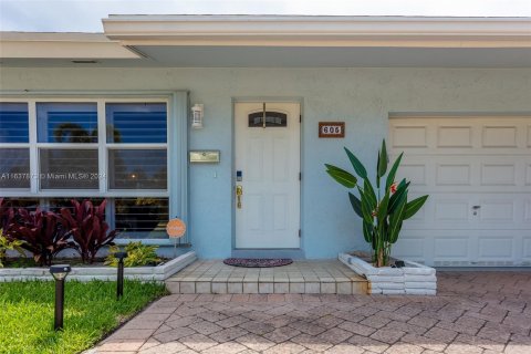 Villa ou maison à vendre à Deerfield Beach, Floride: 4 chambres, 189.33 m2 № 1310518 - photo 5