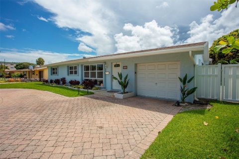 Villa ou maison à vendre à Deerfield Beach, Floride: 4 chambres, 189.33 m2 № 1310518 - photo 4