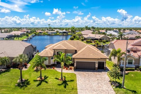 Villa ou maison à vendre à Punta Gorda, Floride: 3 chambres, 199.55 m2 № 1253522 - photo 1