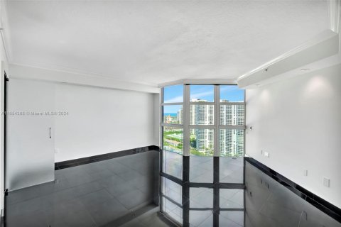 Condo in Aventura, Florida, 3 bedrooms  № 1370804 - photo 18