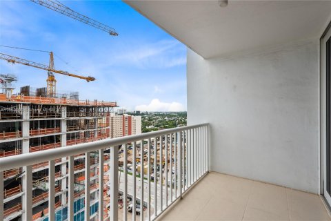 Condo in Pompano Beach, Florida, 2 bedrooms  № 1370848 - photo 9