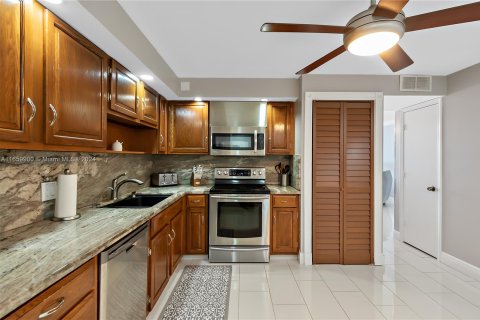 Copropriété à vendre à Pompano Beach, Floride: 2 chambres, 148.64 m2 № 1370848 - photo 24