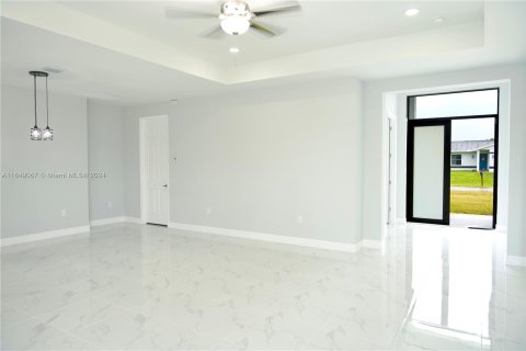 Villa ou maison à vendre à Cape Coral, Floride: 4 chambres, 171.13 m2 № 1331473 - photo 9