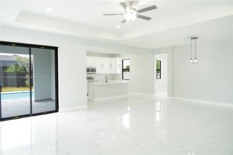 Villa ou maison à vendre à Cape Coral, Floride: 4 chambres, 171.13 m2 № 1331473 - photo 8