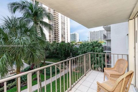 Copropriété à louer à Aventura, Floride: 2 chambres, 102.56 m2 № 1370846 - photo 9