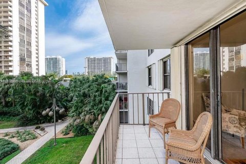 Copropriété à louer à Aventura, Floride: 2 chambres, 102.56 m2 № 1370846 - photo 10