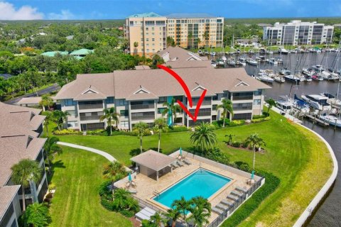 Copropriété à vendre à Punta Gorda, Floride: 2 chambres, 140.84 m2 № 1302044 - photo 4