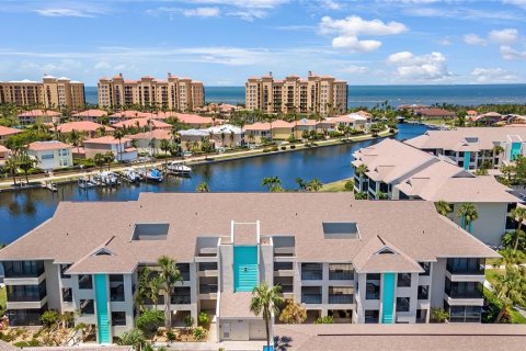 Copropriété à vendre à Punta Gorda, Floride: 2 chambres, 140.84 m2 № 1302044 - photo 1