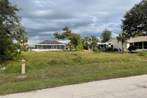 Terreno en venta en Port Charlotte, Florida № 1282975 - foto 1