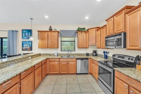 Casa en venta en Davenport, Florida, 6 dormitorios, 284.56 m2 № 790016 - foto 14