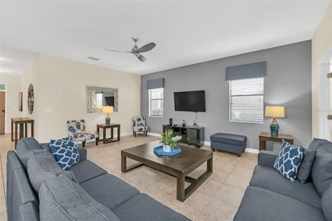 Casa en venta en Davenport, Florida, 6 dormitorios, 284.56 m2 № 790016 - foto 8