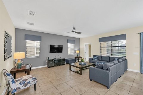 Casa en venta en Davenport, Florida, 6 dormitorios, 284.56 m2 № 790016 - foto 5