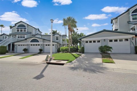 Condo in Sarasota, Florida, 2 bedrooms  № 877224 - photo 1