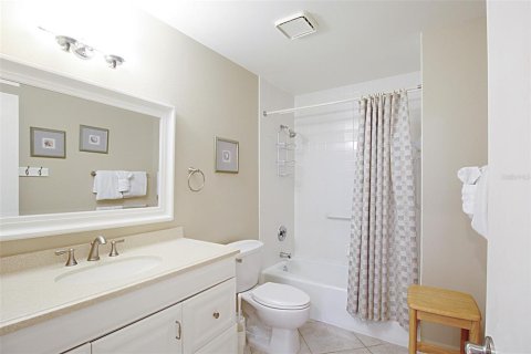 Condo in Sarasota, Florida, 2 bedrooms  № 877224 - photo 15