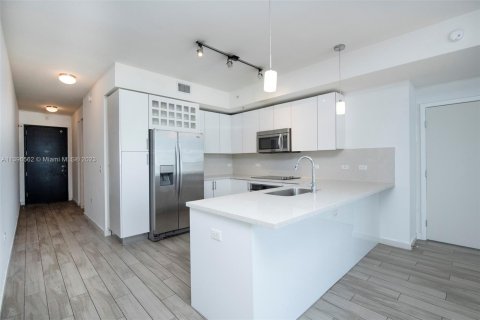 Copropriété à vendre à Miami, Floride: 2 chambres, 103.86 m2 № 530543 - photo 9