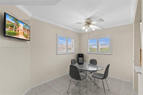 Copropriété à vendre à Pembroke Pines, Floride: 2 chambres, 142.42 m2 № 1319270 - photo 17