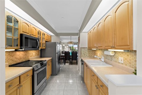 Copropriété à vendre à Pembroke Pines, Floride: 2 chambres, 142.42 m2 № 1319270 - photo 12