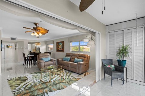 Copropriété à vendre à Pembroke Pines, Floride: 2 chambres, 142.42 m2 № 1319270 - photo 6