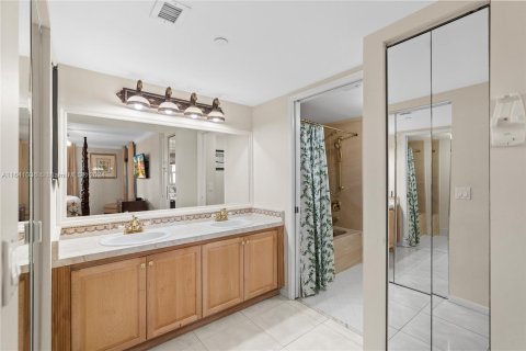 Copropriété à vendre à Pembroke Pines, Floride: 2 chambres, 142.42 m2 № 1319270 - photo 24