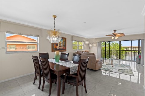 Copropriété à vendre à Pembroke Pines, Floride: 2 chambres, 142.42 m2 № 1319270 - photo 10