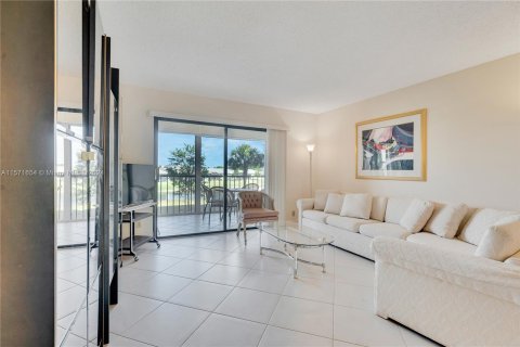 Condo in Delray Beach, Florida, 2 bedrooms  № 1320623 - photo 12