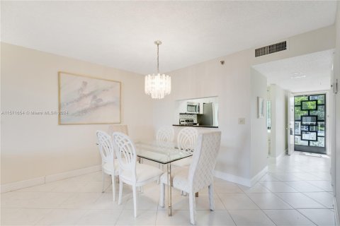 Condo in Delray Beach, Florida, 2 bedrooms  № 1320623 - photo 5