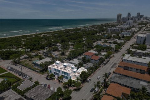 Commercial property in Miami Beach, Florida № 1319016 - photo 3