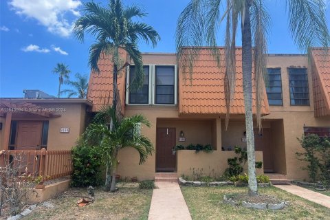 Condo in Pembroke Pines, Florida, 3 bedrooms  № 1319058 - photo 1